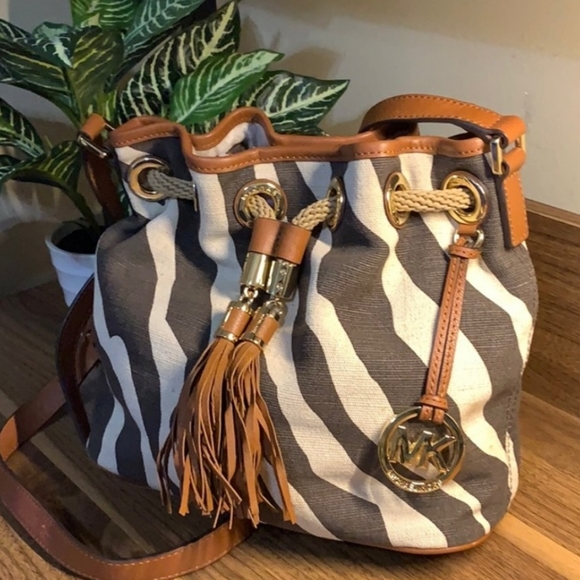 Michael Kors Handbags - Michael Kors Marina Messenger Crossbody